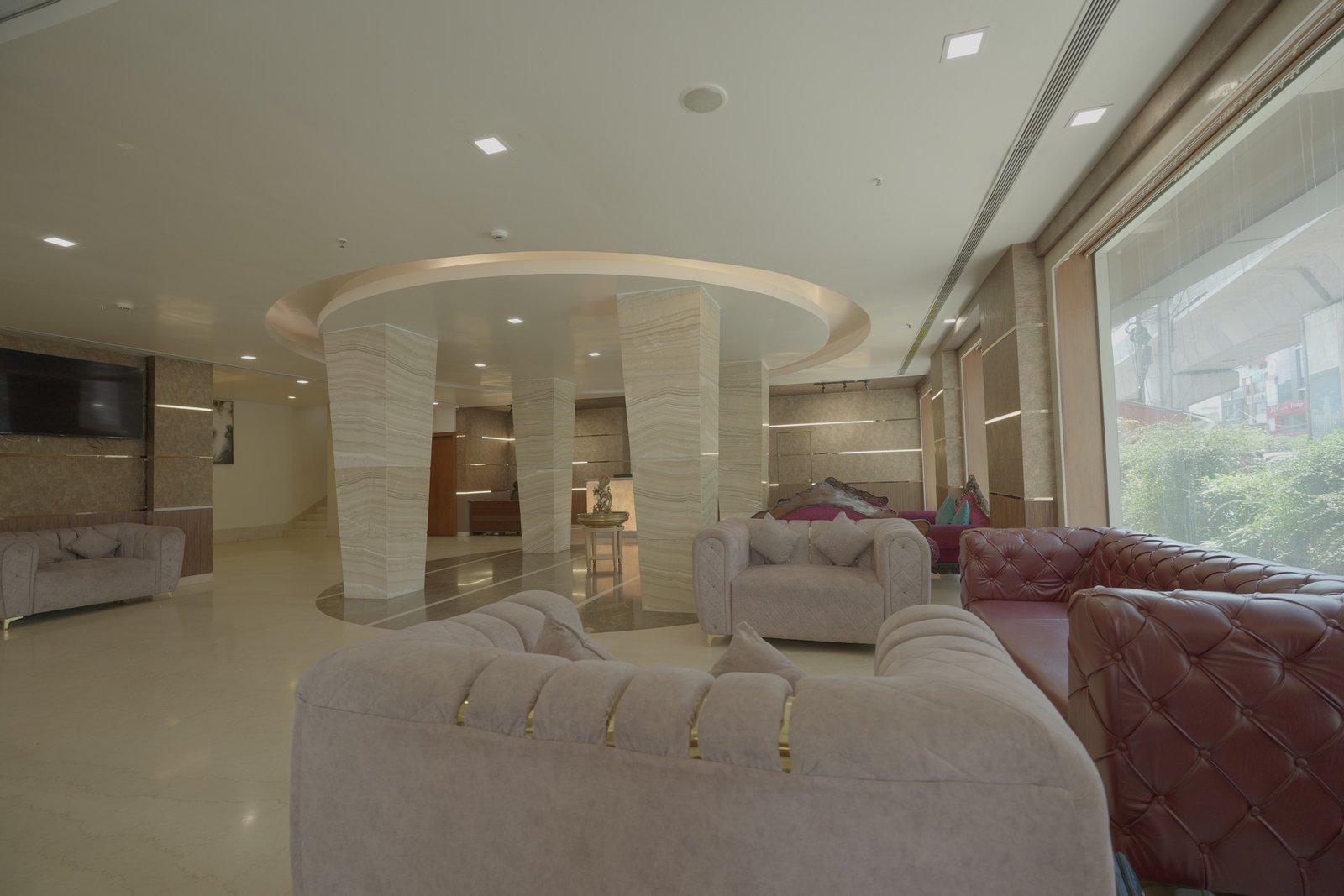 Lobby lounge