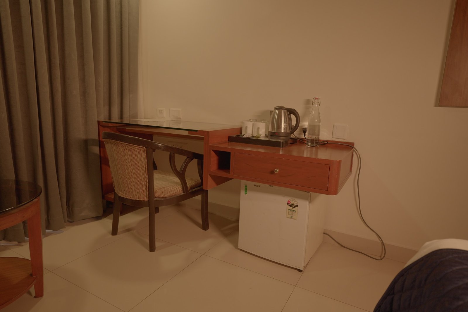 Refreshment counter and desk