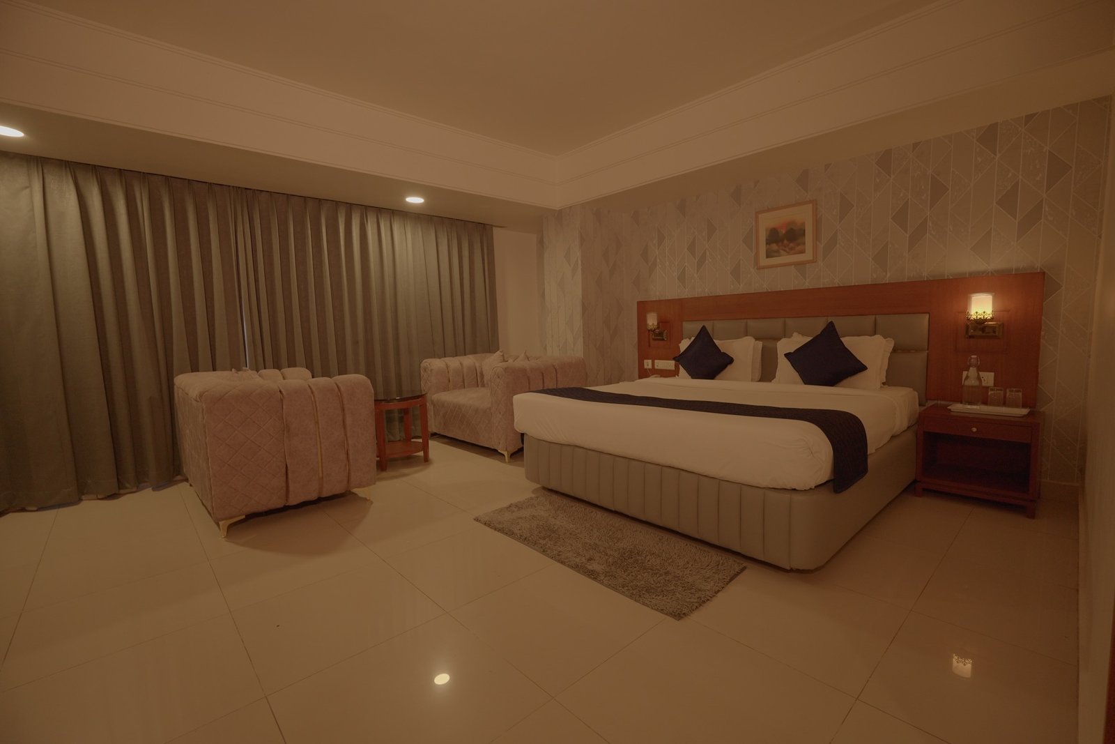Spacious Grand Kasani room